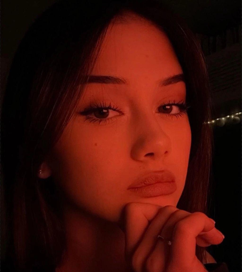 Анна привлекальеная девушка из Кипучего цена от 6000 руб