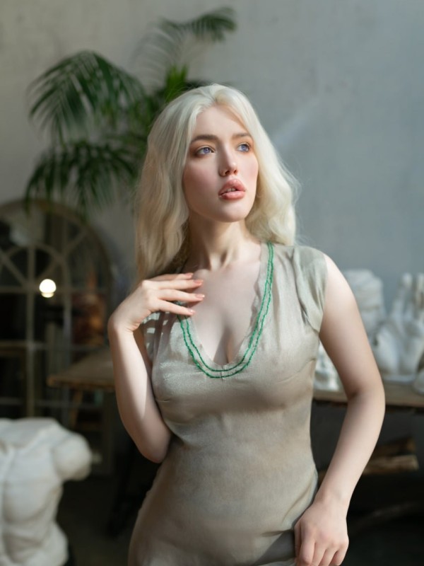 Нита привлекательная девушка из Кипучего цена от 5000 руб