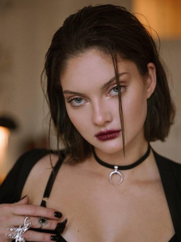 Эллочка привлекательная девушка из Кипучего цена от 5000 руб